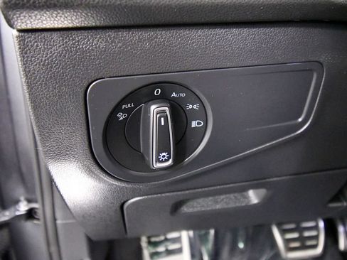 Used 2022 Volkswagen Tiguan SEL R-Line AWD/4WD image 19