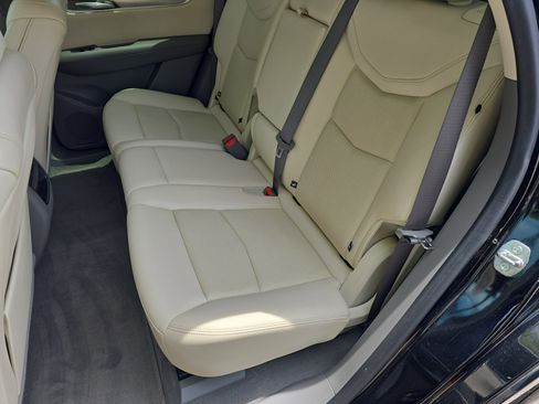 Used 2022 Cadillac XT5 Premium Luxury FWD image 14
