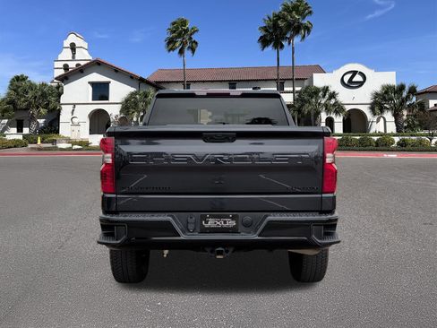 Used 2024 Chevrolet Silverado 1500 Custom Trail Boss w/ Turbomax Blackout Package AWD/4WD image 3