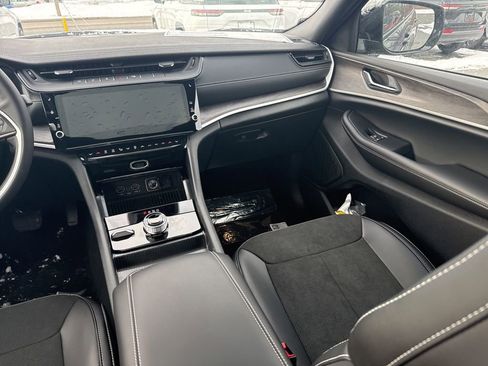 New 2026 Jeep Grand Cherokee Laredo image 12