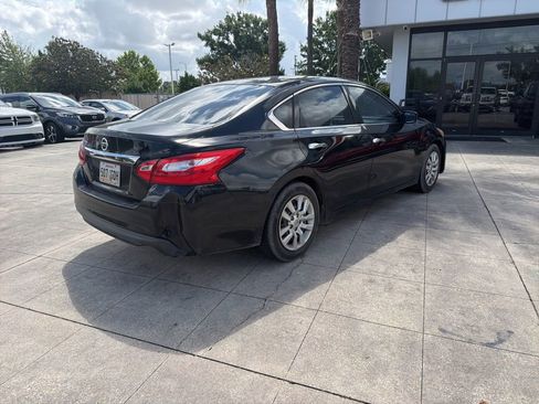 Used 2017 Nissan Altima 2.5 S w/ Power Driver Seat Package FWD image 5