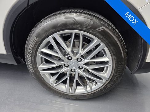 Used 2024 Acura MDX SH-AWD w/ Advance Package image 18