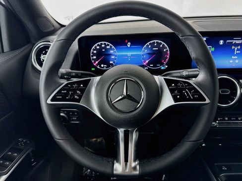 New 2026 Mercedes-Benz GLB 250 image 17