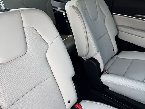 Used 2024 Kia Telluride S w/ S Sunroof Package FWD image 16