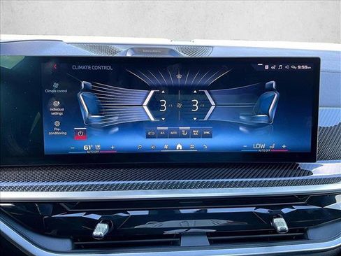 Used 2025 BMW X7 M60i w/ Executive Package image 24