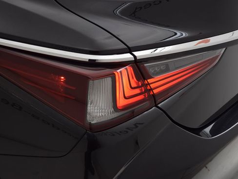 Used 2023 Lexus ES 350 w/ Premium Package image 13