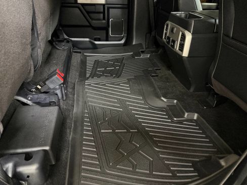 Used 2019 Ford F150 Lariat image 32