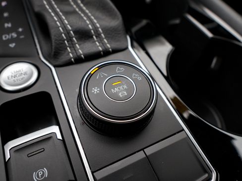 Certified 2023 Volkswagen Atlas SE AWD/4WD image 23