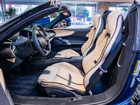 Used 2025 Ferrari SF90 Spider image 10