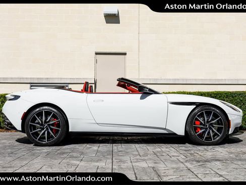 Used 2019 Aston Martin DB11 Volante image 20