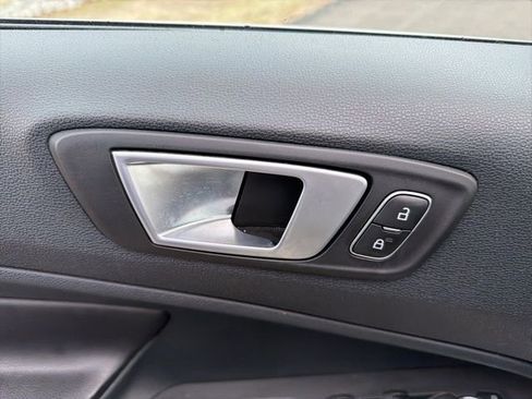 Used 2020 Ford EcoSport Titanium image 19