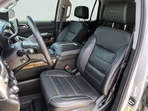 Used 2017 GMC Yukon Denali w/ Open Road Package AWD/4WD image 10