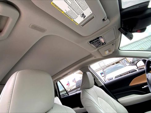 Used 2025 Toyota Grand Highlander Limited image 14