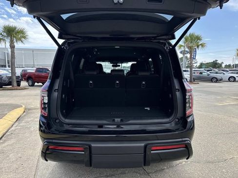 New 2026 Nissan Armada SL w/ Captain's Chari Seat Package image 6
