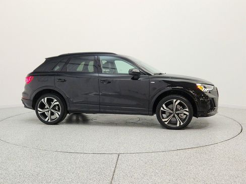 Used 2023 Audi Q3 2.0T Premium Plus w/ Premium Plus Package AWD/4WD image 4