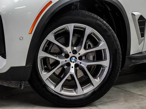 Used 2026 BMW X5 xDrive40i w/ Climate Comfort Package AWD/4WD image 3
