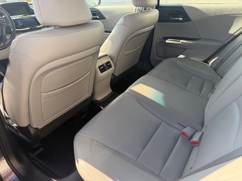 Used 2013 Honda Accord Touring image 9