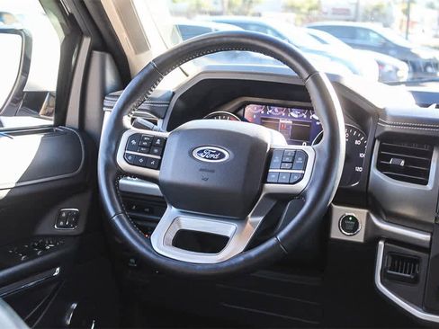 Used 2024 Ford Expedition XLT image 21