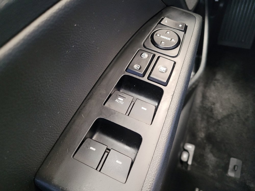 Used 2018 Hyundai Elantra Limited FWD image 27