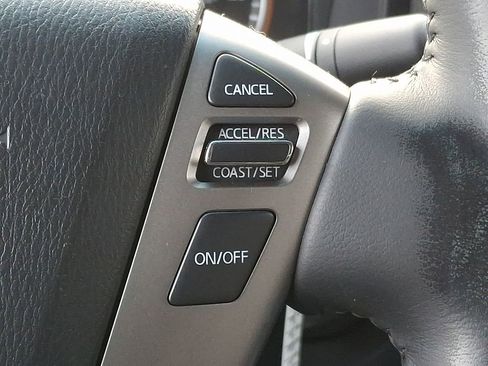 Used 2014 Nissan Titan SV w/ SV Value Truck Package image 17