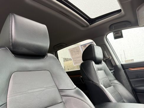 Used 2019 Honda CR-V Touring image 16