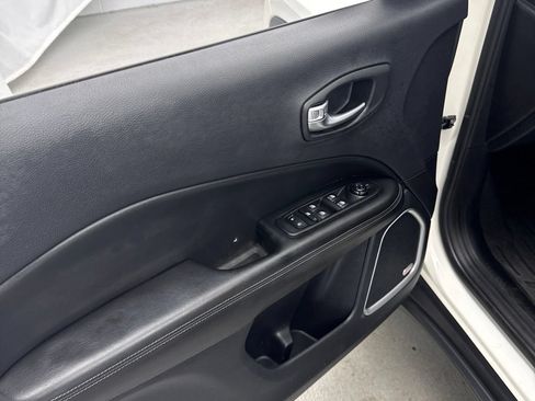 Used 2019 Jeep Compass High Altitude AWD/4WD image 13