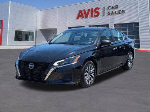 Used 2025 Nissan Altima 2.5 SV image 1