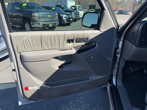 Used 2005 Chevrolet Tahoe LT w/ LT Preferred Equipment Group image 33