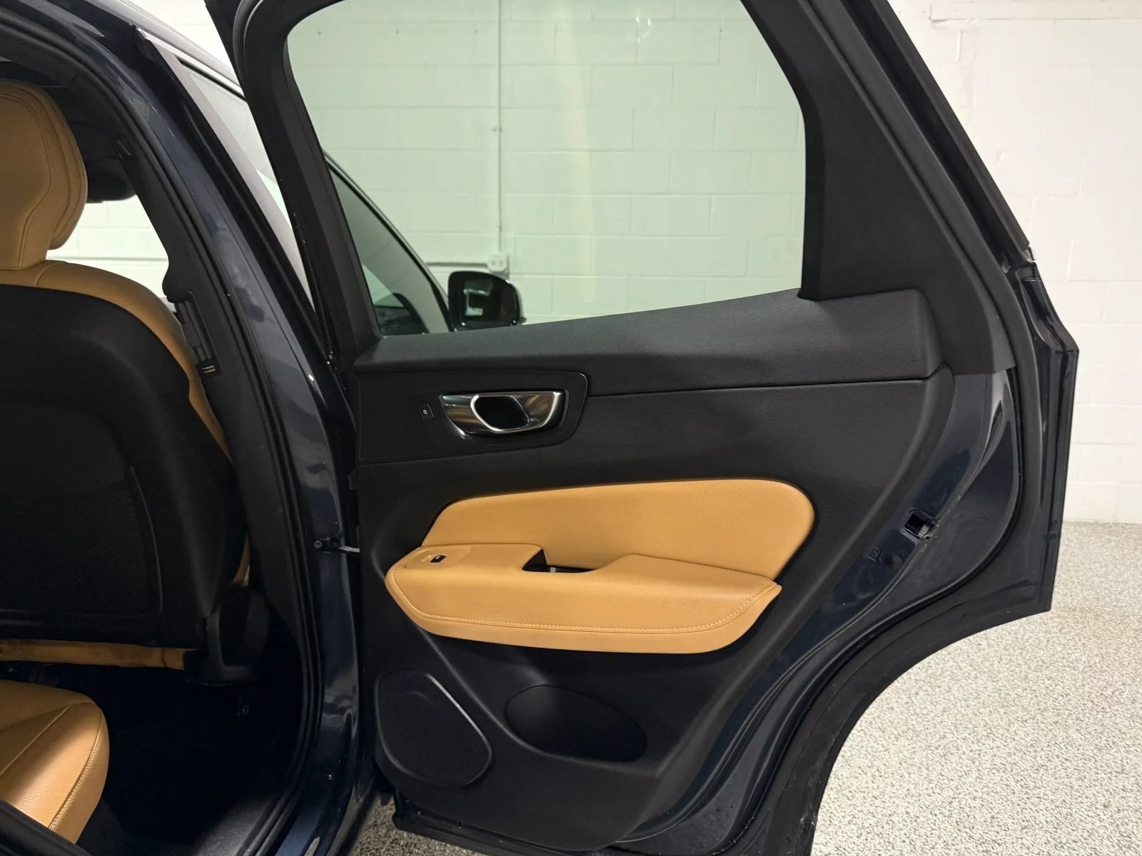 Used 2020 Volvo XC60 T5 Momentum AWD/4WD image 72