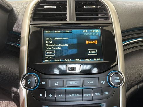 Used 2015 Chevrolet Malibu LT w/ Power Convenience Package FWD image 24