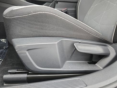 Certified 2025 Volkswagen Jetta Sport image 28