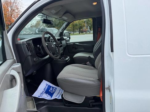 Used 2014 GMC Savana 2500 w/ Cold Climate Package image 9