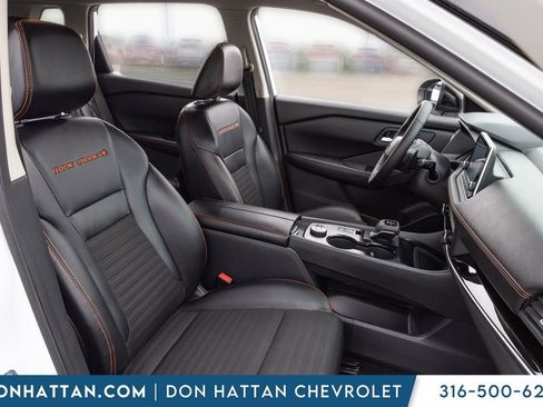 Used 2025 Nissan Rogue SV AWD/4WD image 22
