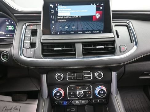 Used 2023 GMC Yukon SLT w/ SLT Premium Package AWD/4WD image 10
