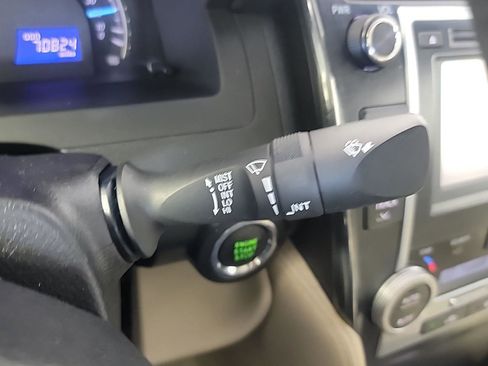 Used 2012 Toyota Camry XLE w/ Leather Pkg image 26