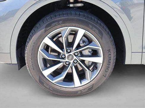 Used 2023 Audi Q5 2.0T Premium Plus w/ Premium Plus Package AWD/4WD image 9