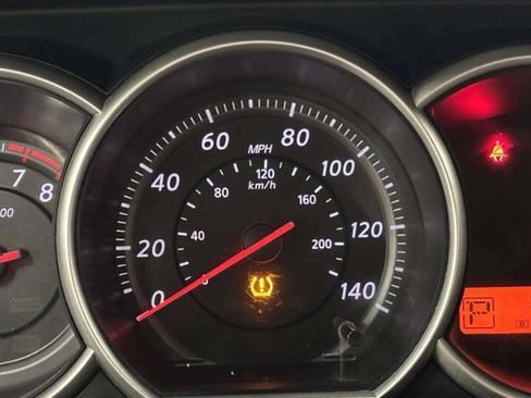 Used 2010 Nissan Versa Sedan FWD image 29