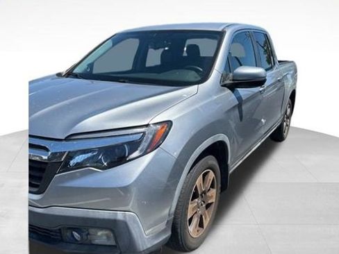 Used 2017 Honda Ridgeline RTL-T image 3