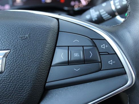 Used 2017 Cadillac XT5 Luxury w/ Driver Awareness Package image 33