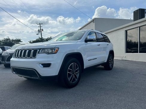 Used 2020 Jeep Grand Cherokee Limited w/ Luxury Group II image 3