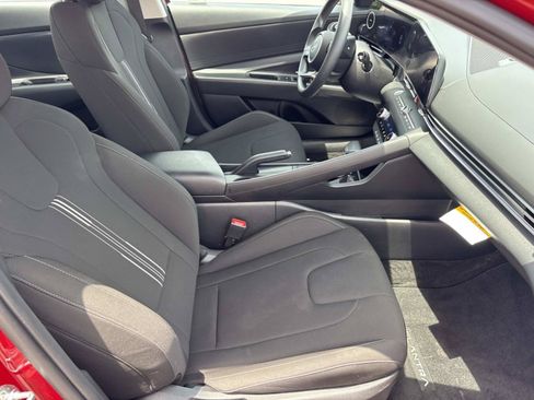 Used 2024 Hyundai Elantra SEL FWD image 18