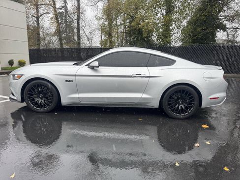 Used 2017 Ford Mustang GT w/ GT Performance Package image 3