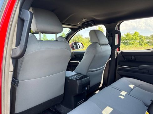 Used 2024 Toyota Tacoma SR5 w/ SR5 Upgrade Package AWD/4WD image 18