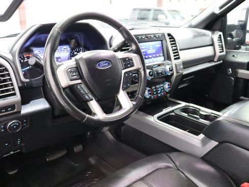 Used 2020 Ford F250 Platinum w/ FX4 Off-Road Package AWD/4WD image 32