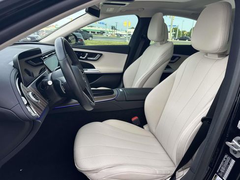 Used 2025 Mercedes-Benz E 350 4MATIC Sedan image 15
