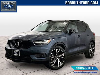 Used 2022 Volvo XC40 T5 R-Design w/ Advanced Package