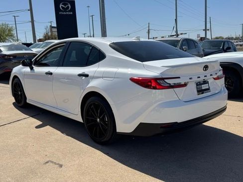 Used 2025 Toyota Camry LE image 4
