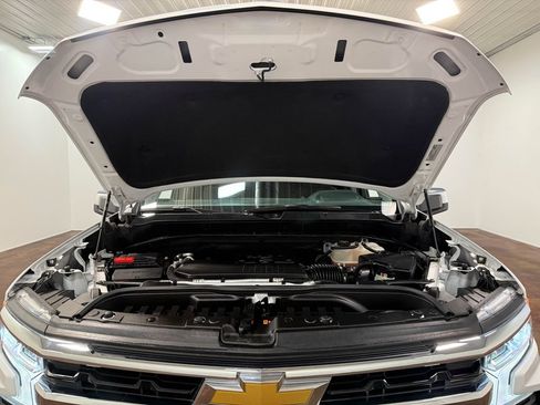 Used 2023 Chevrolet Silverado 1500 LT AWD/4WD image 19