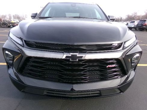 Used 2023 Chevrolet Blazer RS w/ Enhanced Convenience Package image 2