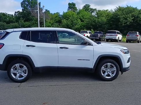 Used 2023 Jeep Compass Sport AWD/4WD image 9
